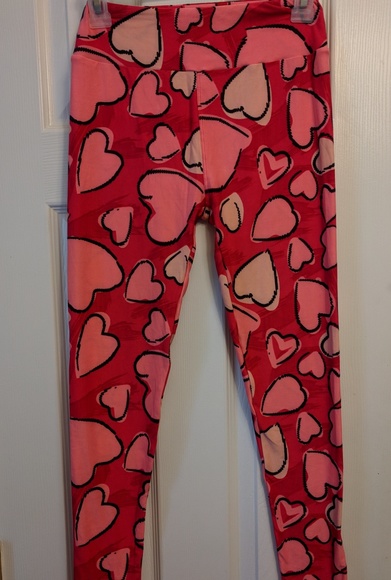 NWOT LULAROE HEARTS ONE SIZE LEGGINGS. - Picture 2 of 7